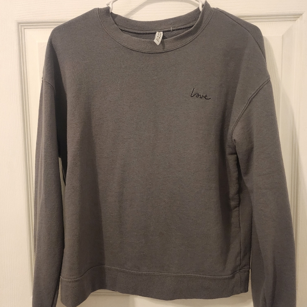 Casual gray sweatshirt